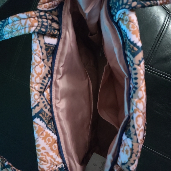 Vera Bradley tote. SOLD - Picture 6 of 8